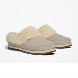 Timberland Faux-Shearling Slip-On Mules in Cream